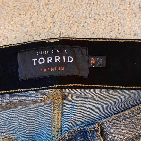 Torrid Premium Destroyed Bombshell Skinny Stretch Waist Jeans, Women's 18/28.5 - Picture 7 of 13